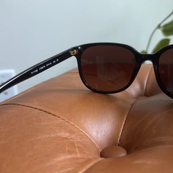 Tory Burch TY7106 Sunglasses
Black Frame, Dark Brown Gradient - Picture 6 of 6